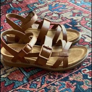 ❤️ Euro Soft By Sofft Sandals New in box Size 9